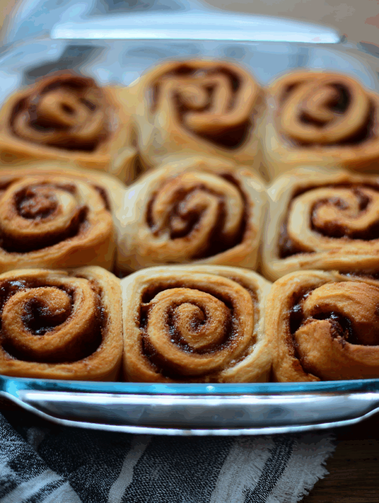Easy vegan cinnamon rolls