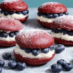 Whoopie pies au velours rouge et aux myrtilles