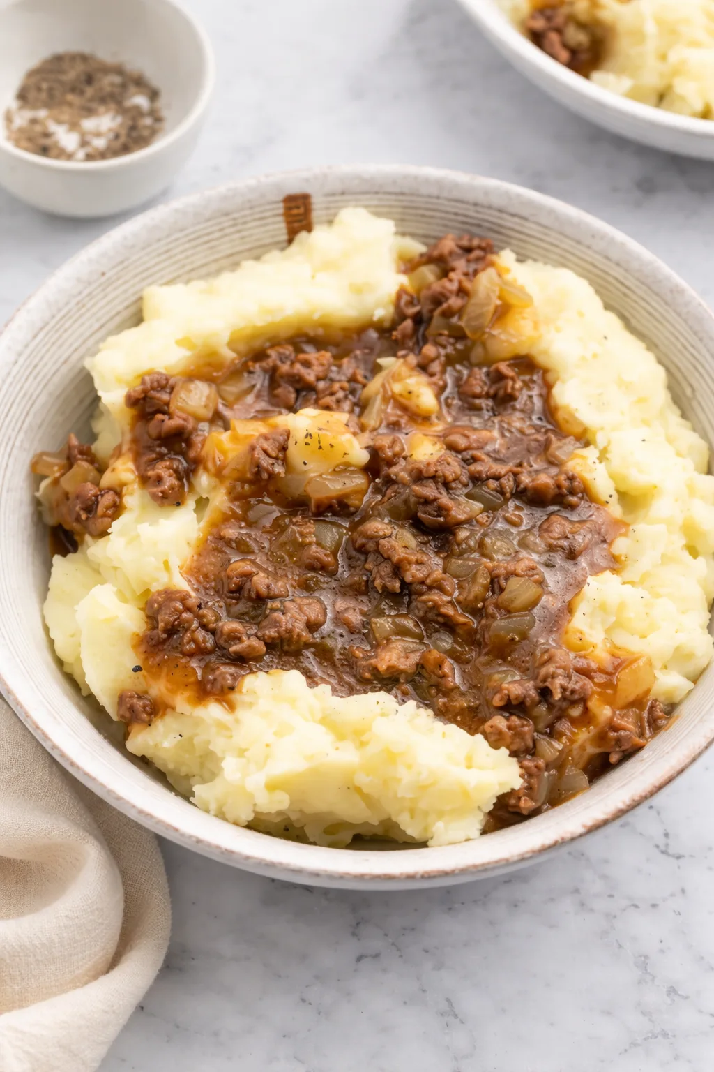Ground Beef and Gravy Over Mashed Potatoes